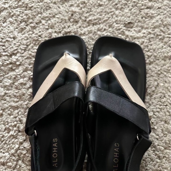 Alohas Decade BICOLOR Black Cream Leather Thong Platform Sandals - Picture 4 of 10